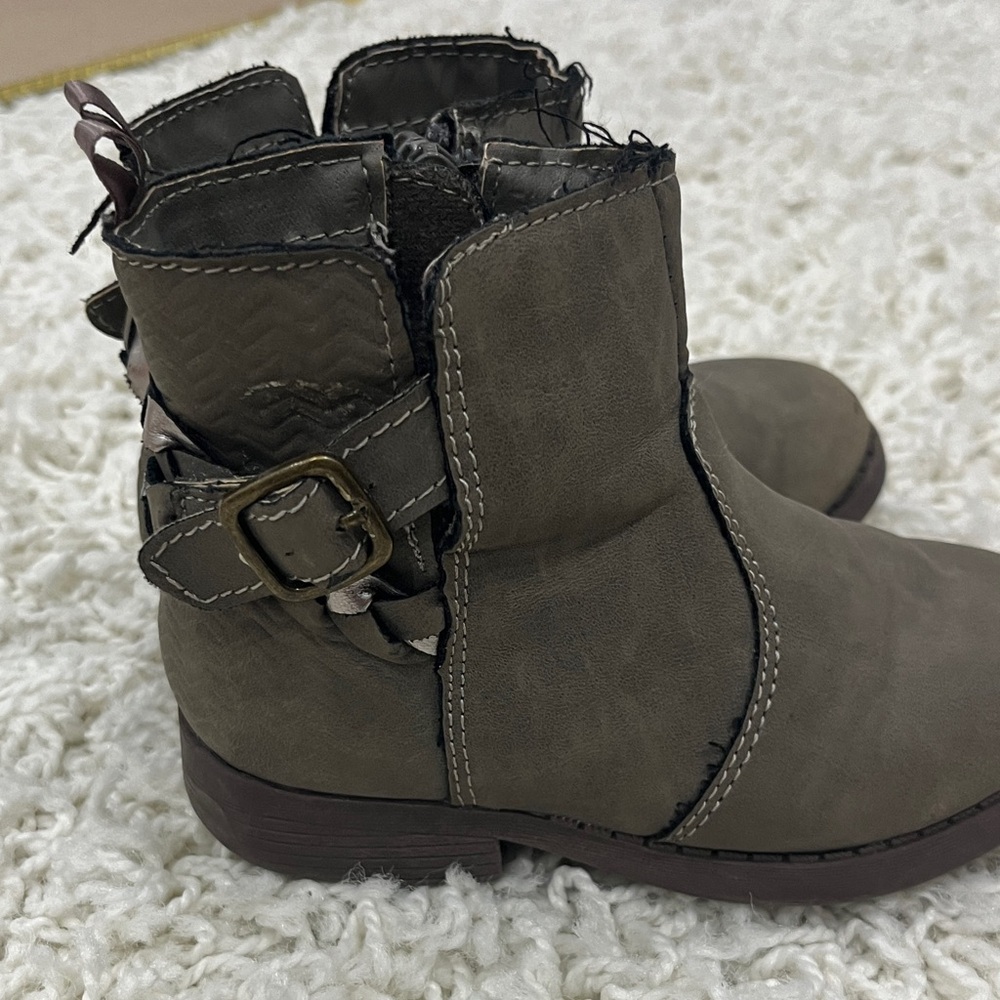 OshKosh B'gosh Black Ankle Boots